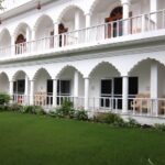 Small cafés, local meals, and peaceful evenings in Khajuraho